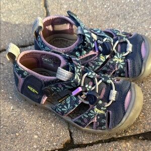 KEEN Kids' Blue and Purple Patterned Sandals
